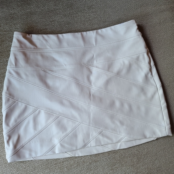 Express Mini Skirt, Ivory, Size 0 - Picture 5 of 5